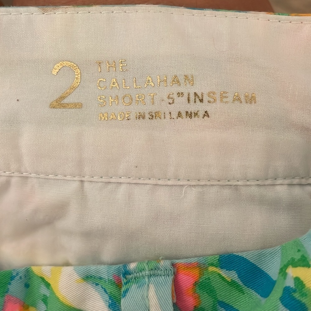 Lilly Pulitzer Multicolor Abstract Print The Callahan Short 5” Inseam Size 2 - Picture 7 of 7